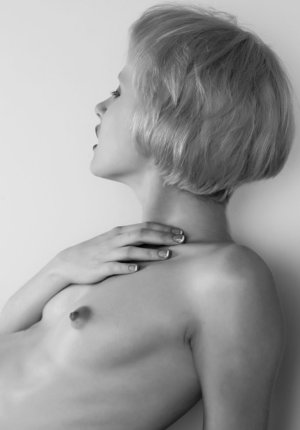 18 year old girl Emily Bender loses her virginity during sex on a leather sofa